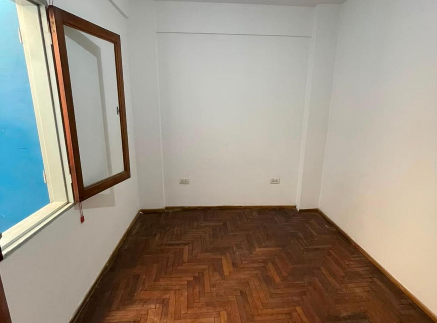 Foto de VENTA DEPTO 1 DOR ALBERDI CON PATIO, imagen 2