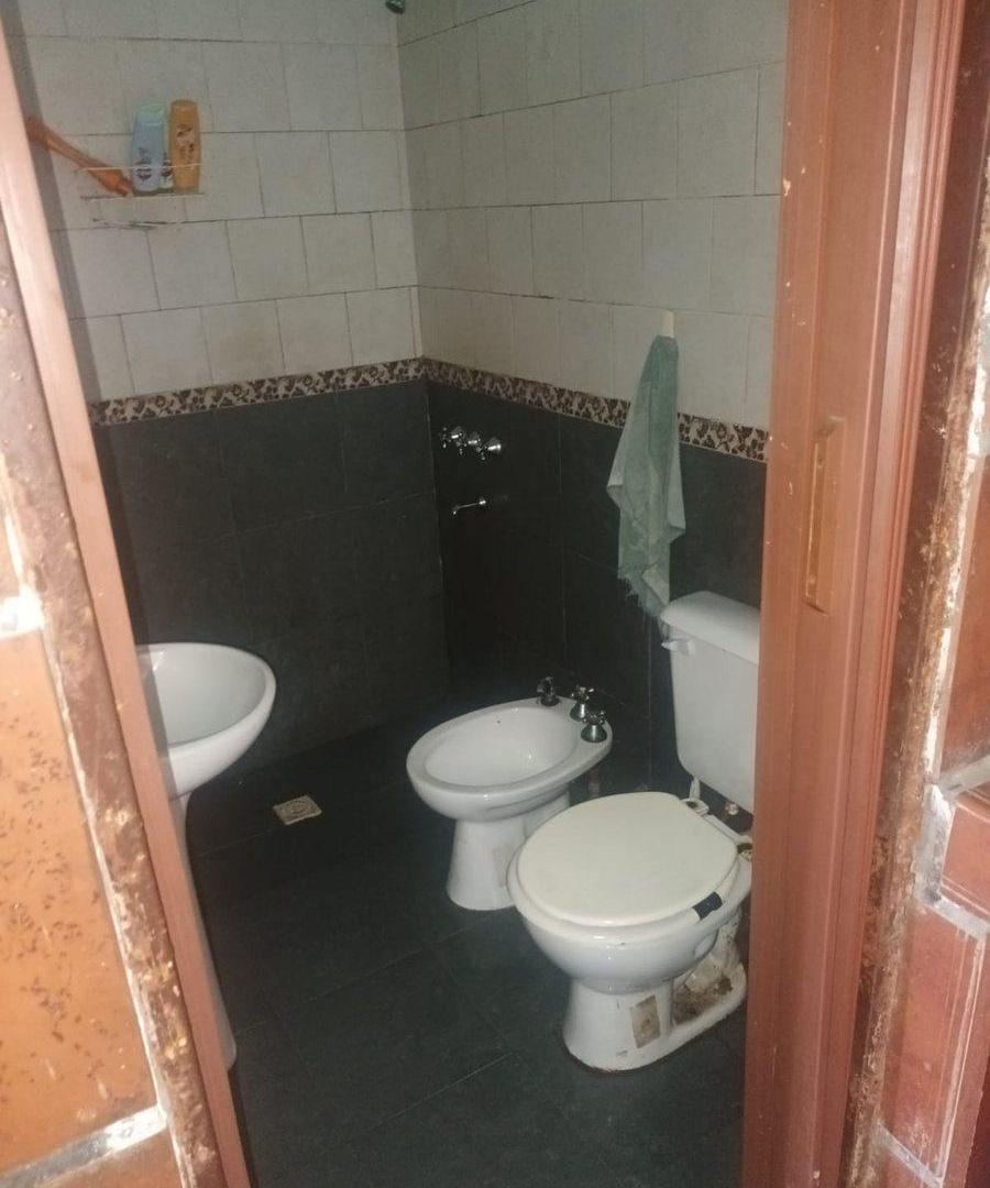 Foto de VENTA CASA MÁS DEPTO EN BARRIO MARIANO FRAGUEIRO, imagen 2
