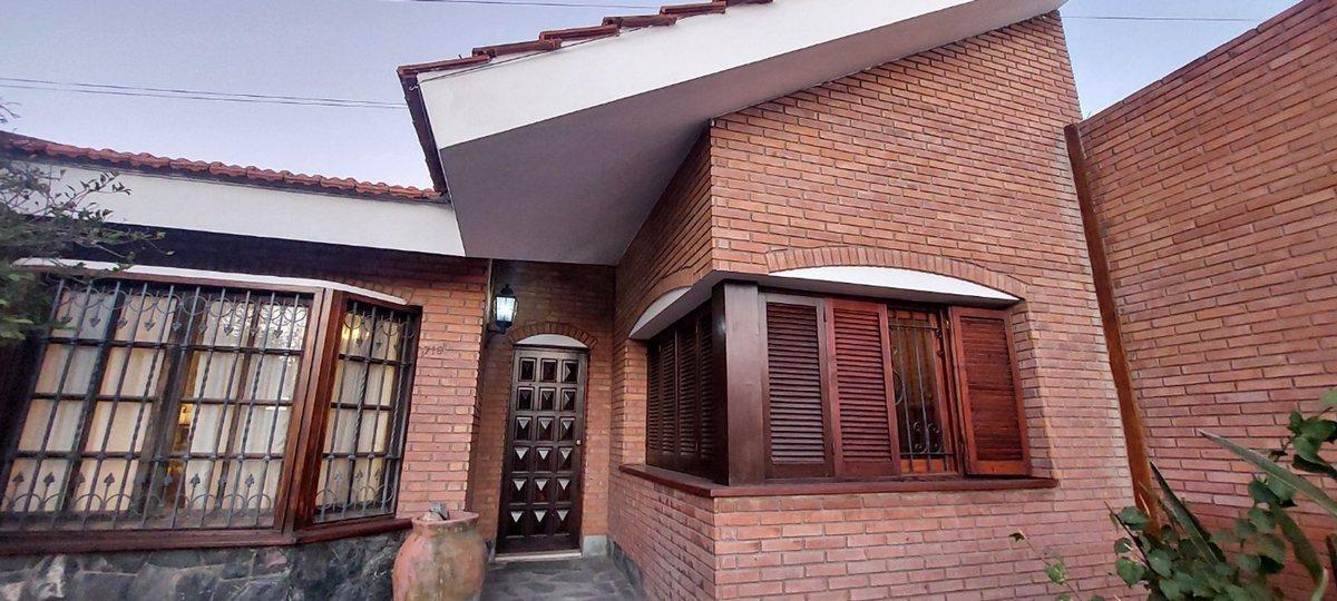 VENTA CASA 3 D- APTA CRED BCO NAC- B° OBSERVATORIO