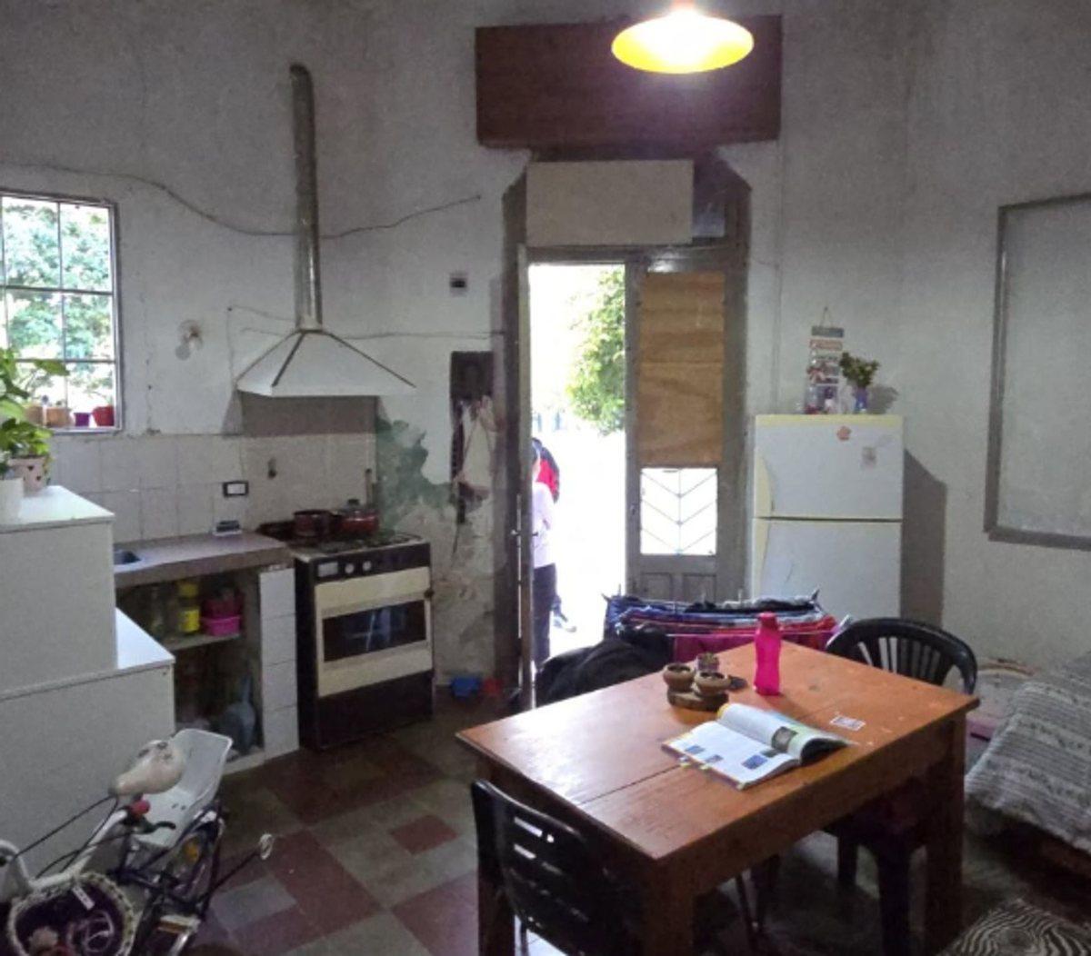 Foto de CASA 7 HABITACIONES Y 3 MONOAMBIENTES GRAL BUSTOS, imagen 3