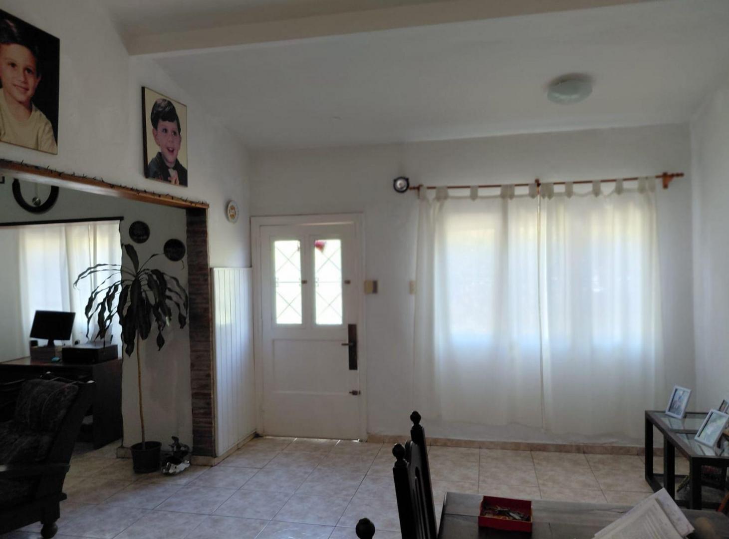Foto de SE VENDE CASA EN BARRIO JUNIORS APTO CREDITO, imagen 4