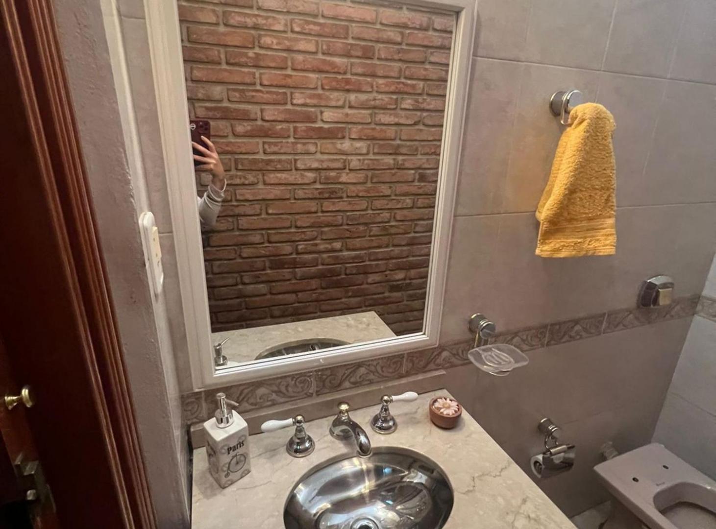 Foto de SE VENDE CASA EN BARRIO JUNIORS APTO CREDITO, imagen 3