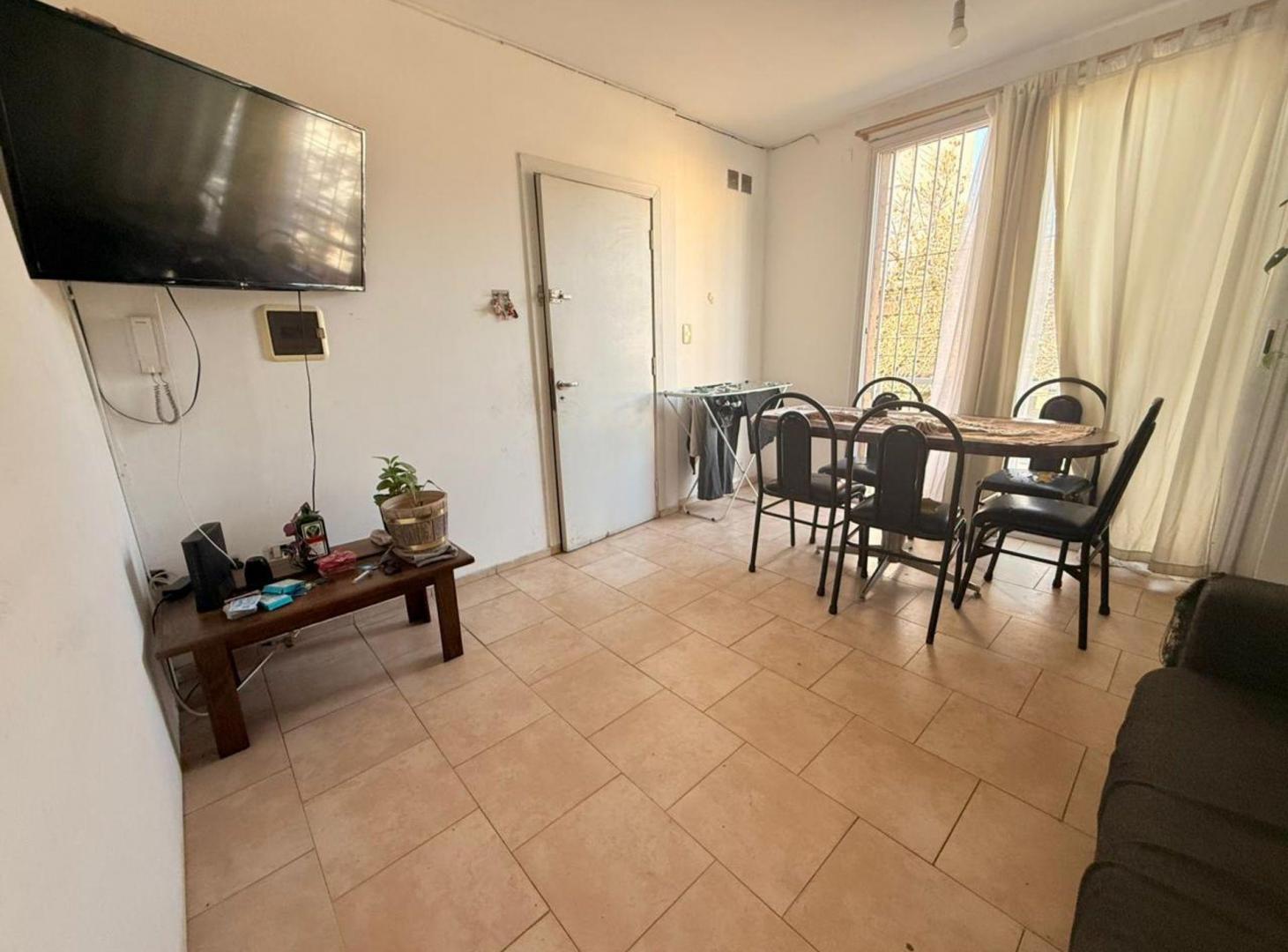 Foto de VENTA DEPTO 1 DOR Y MEDIO B° SAN MARTIN, imagen 2
