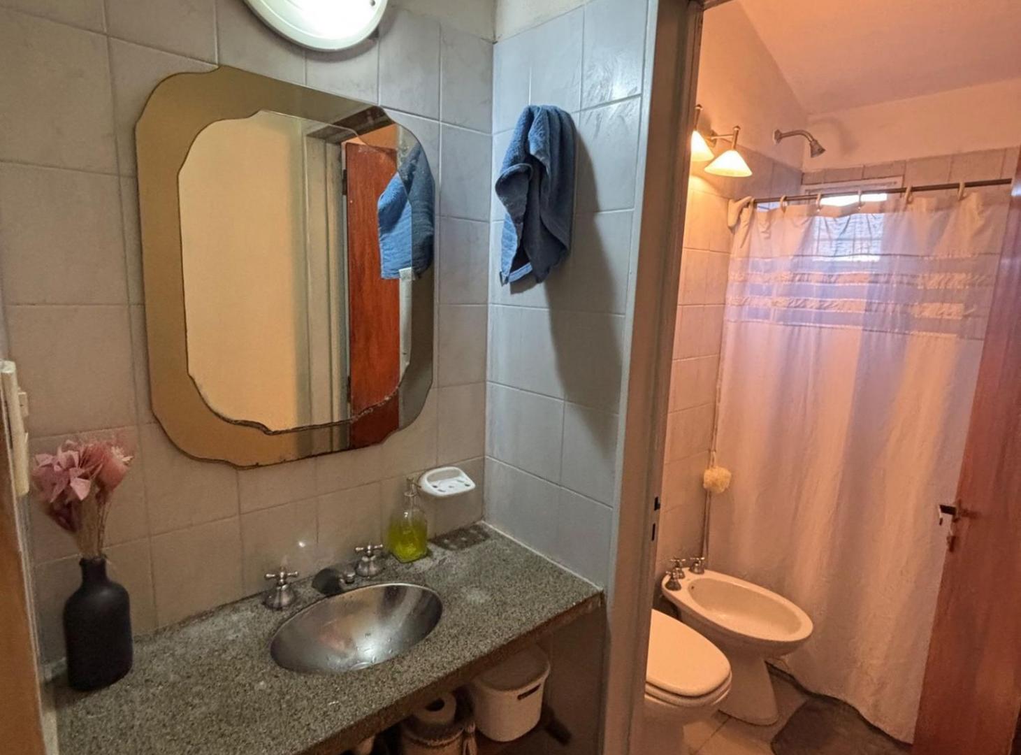 Foto de VENTA CASA 4 DOR + DEPARTAMENTO EN 20 DE JUNIO, imagen 5