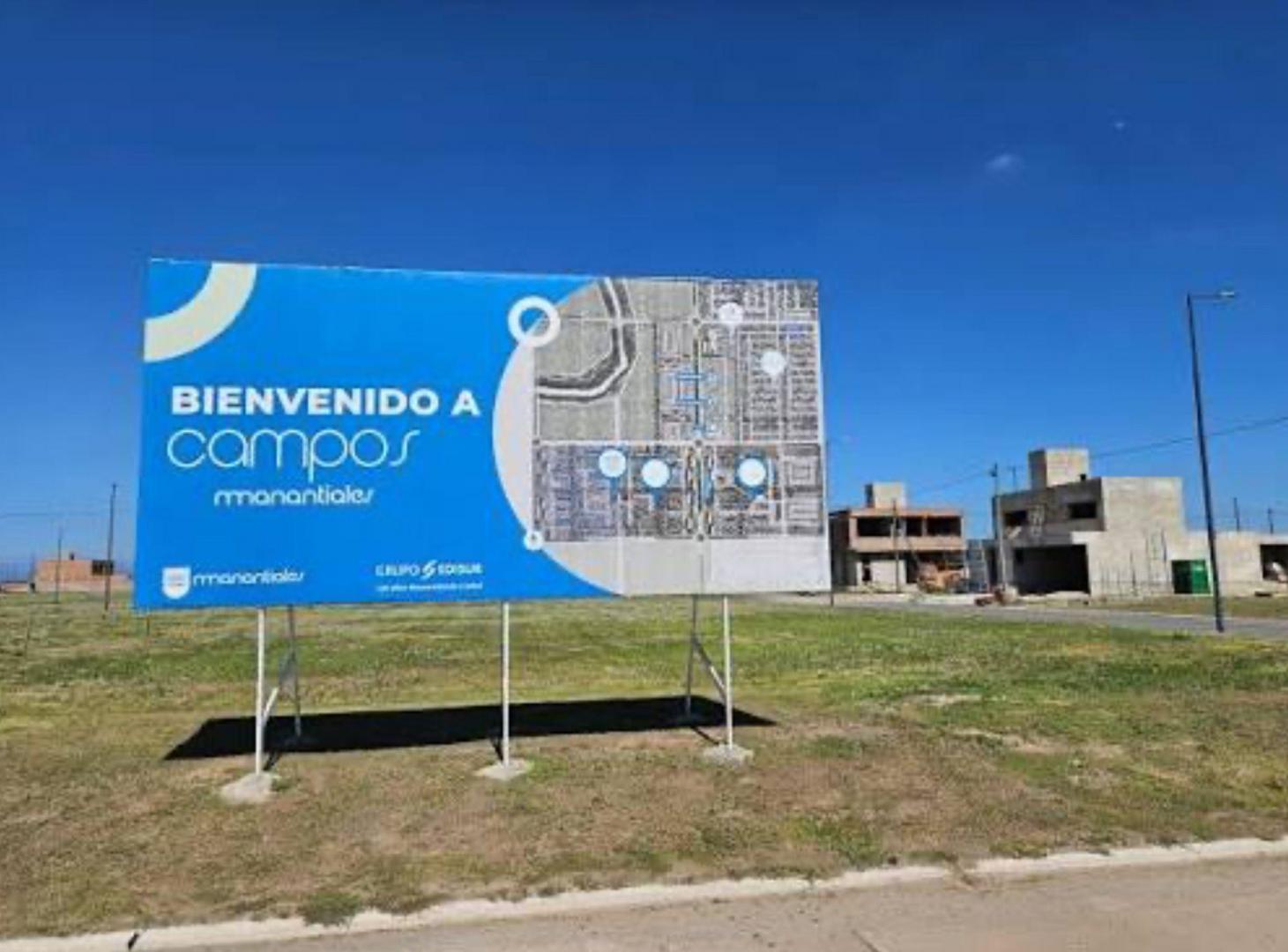 Foto de VENTA TERRENO EN CAMPOS DE MANANTIALES 300 MTS, imagen 2