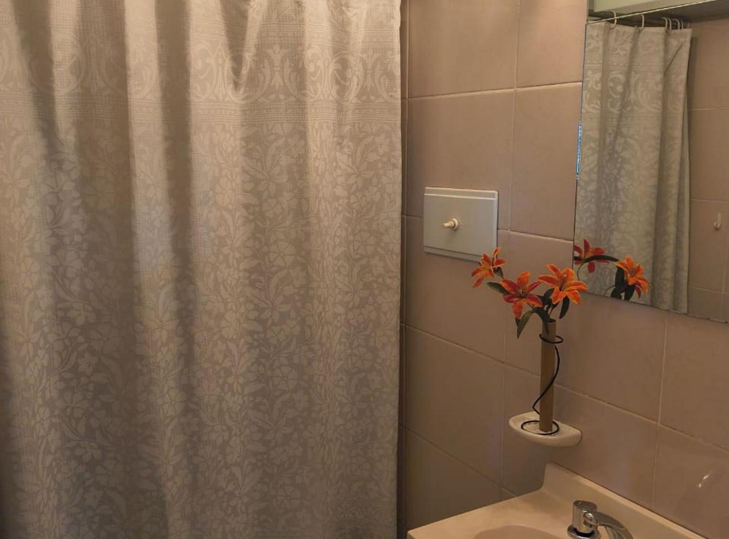 Foto de VENTA DEPARTAMENTO 3 DORMITORIOS ALBERDI, imagen 3