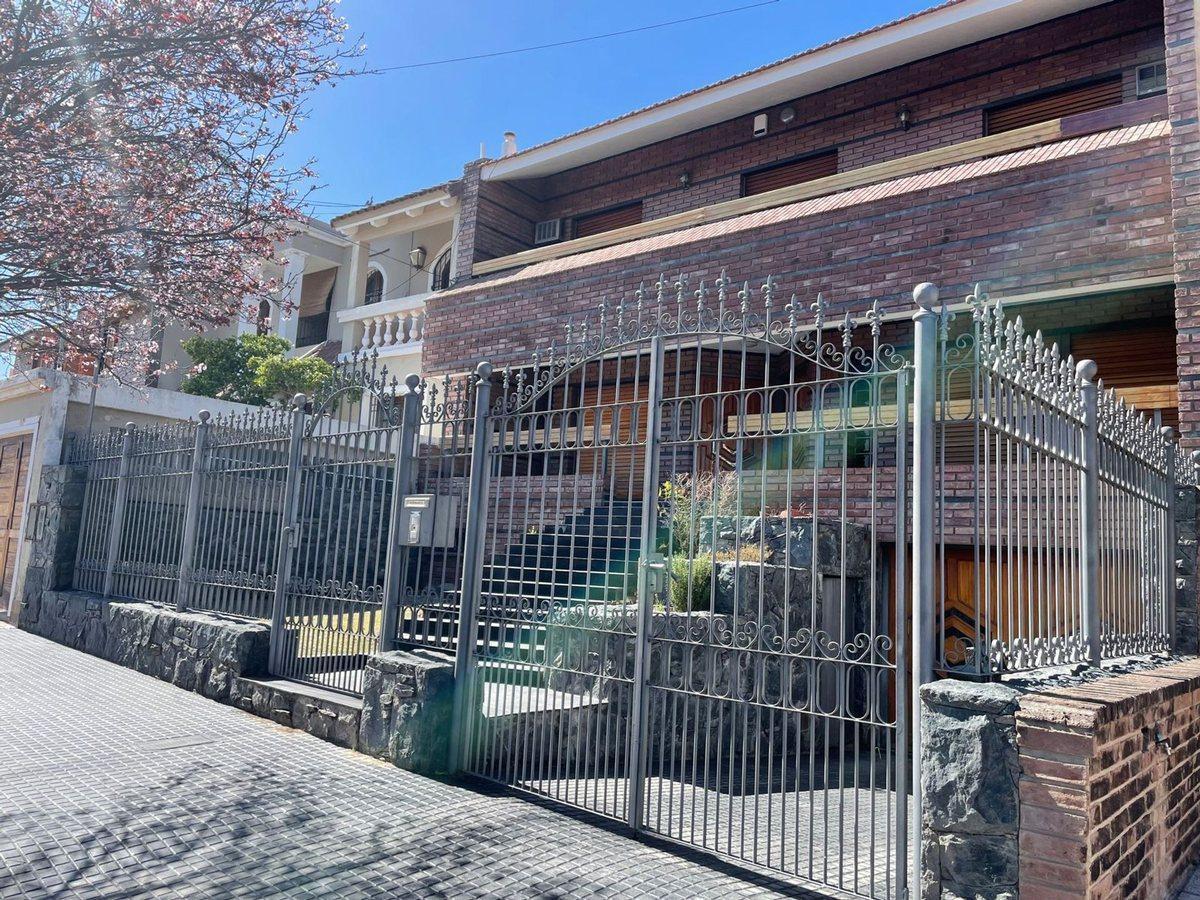 Foto de VENTA CASA 4 D. EN B° SAN SALVADOR, imagen 1