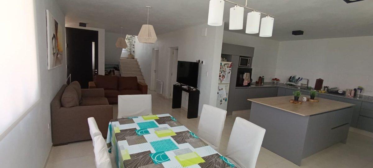 Foto de VENTA AMPLIA CASA BARRIO TEJAS IV - CATEGORIA, imagen 1