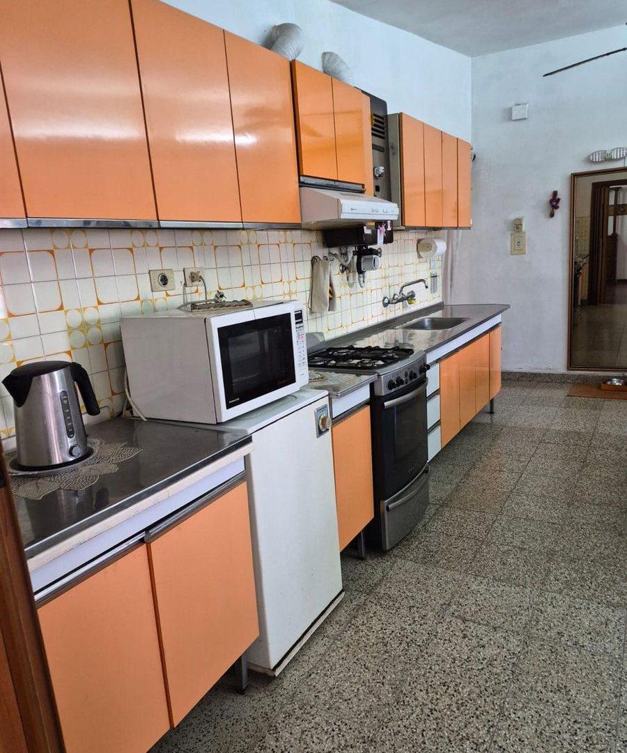 Foto de VENDE CASA DE 4 DORM EN BARRIO PARQUE REPUBLICA, imagen 2
