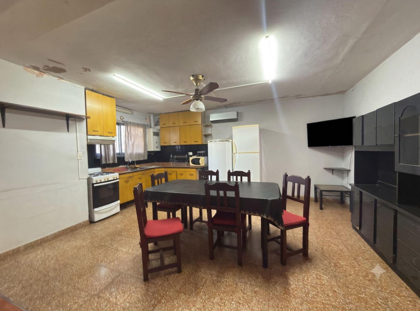 Foto de VENTA 2 CASAS 5 DORMITORIOS BARRIO PUEYRREDON, imagen 5