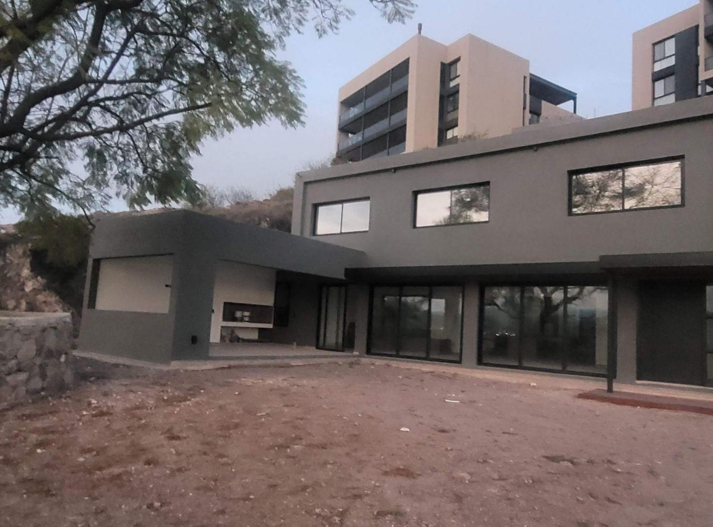 Foto de Casa en Venta a Estrenar Country La Cuesta 3 Dorm, imagen 2
