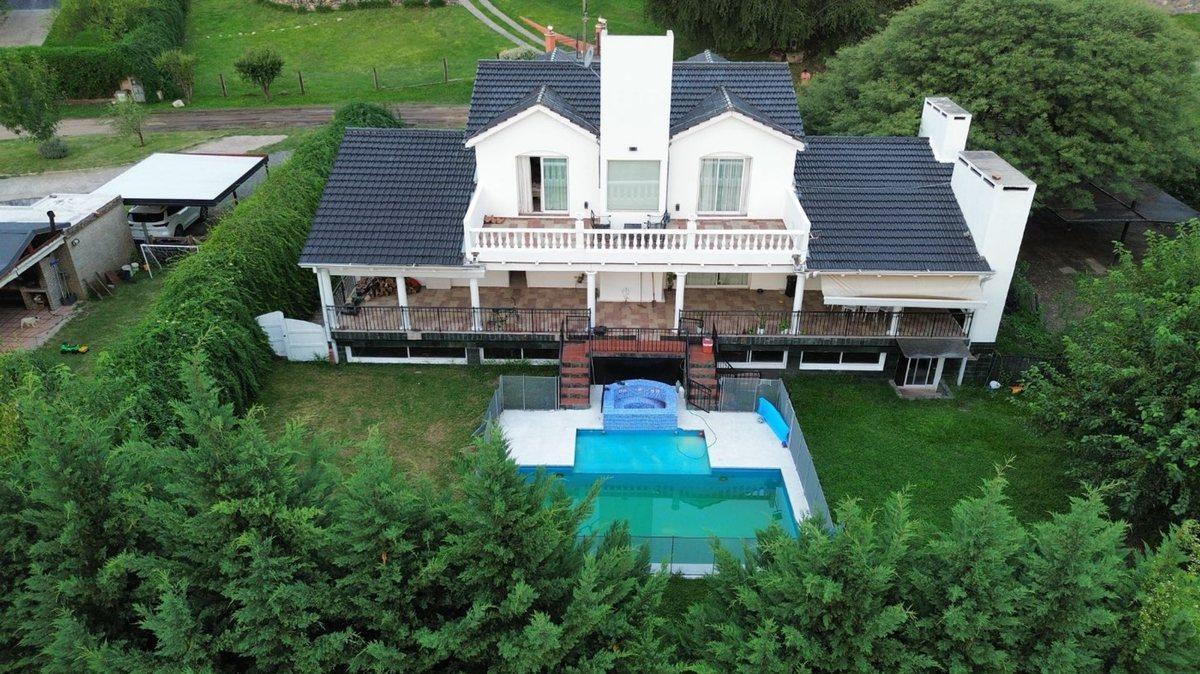 Foto de Venta casa country 4 hojas Mendiolaza, imagen 2