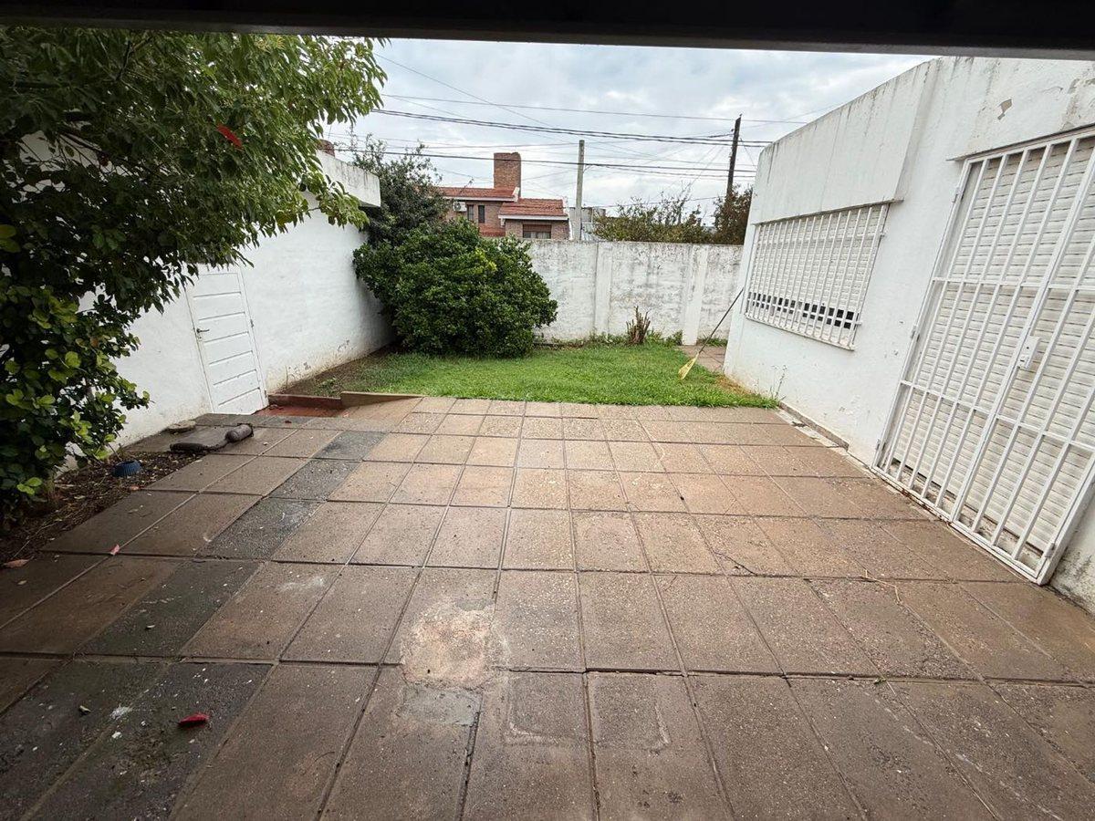 Foto de VENTA CASA 4 DORMITORIOS EN TABLADA PARK, imagen 2