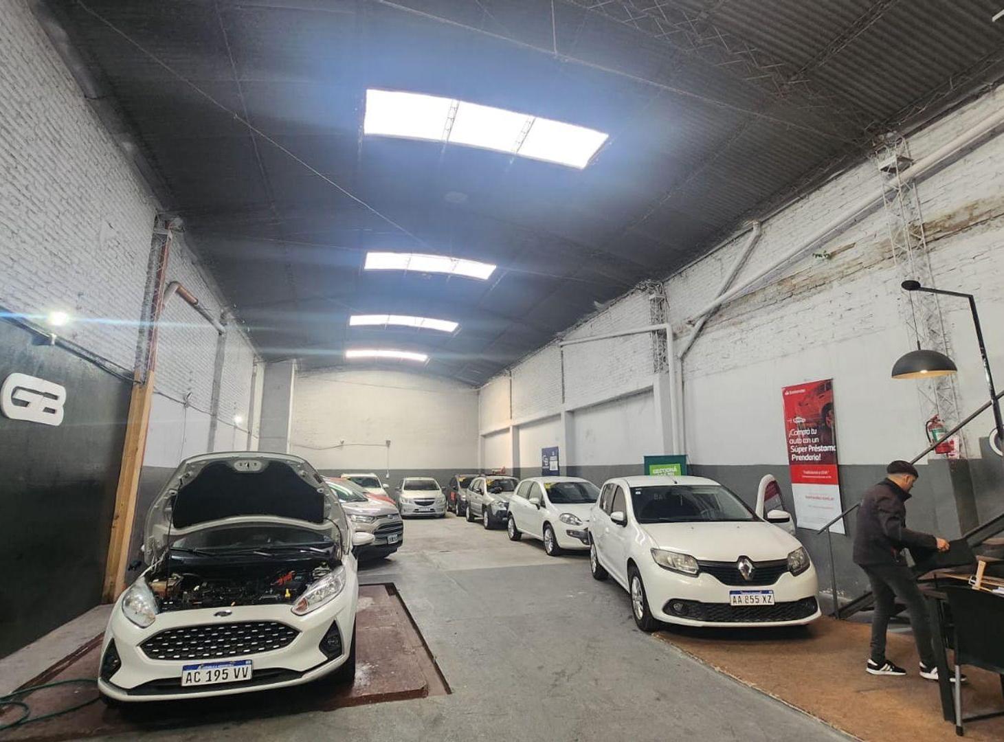 Foto de Venta Galpón Comercial Av. Duarte Quirós 2200, imagen 2