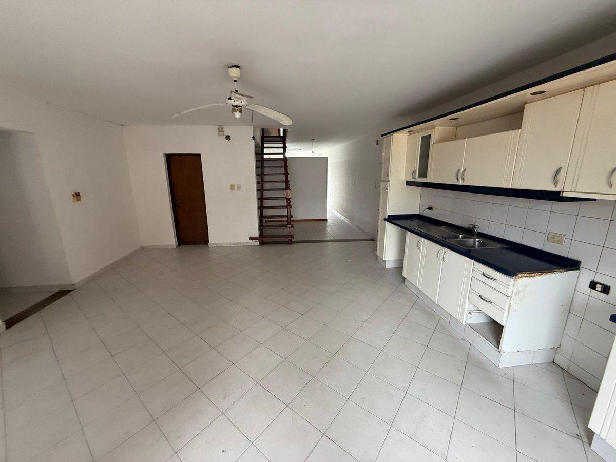 Foto de VENDE CASA de 3 DORMITORIOS EN LA CALERA MAS LOCAL, imagen 1