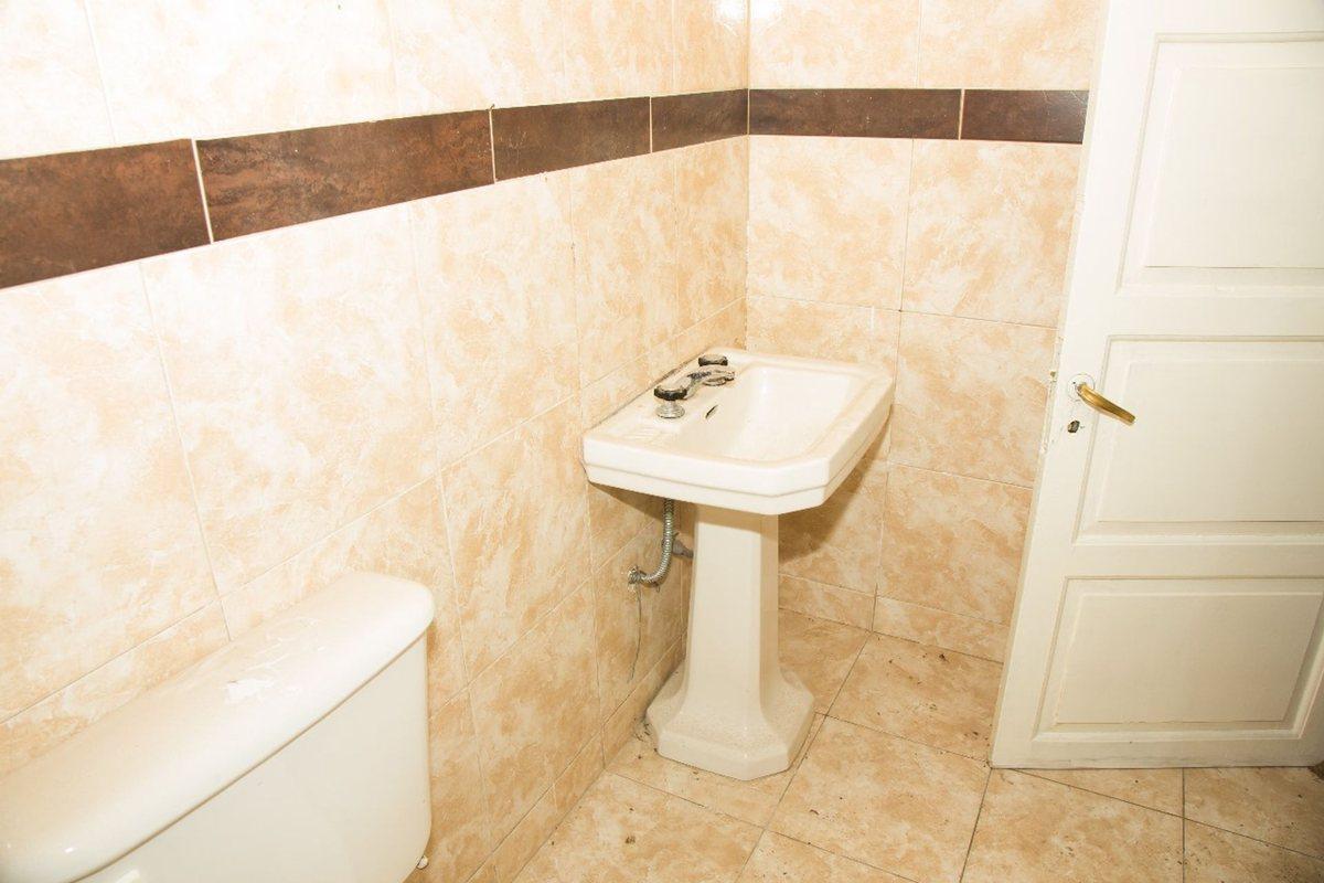 Foto de CASA 3 DORM. CON COCHERA EN VENTA Bª RIVADAVIA, imagen 2