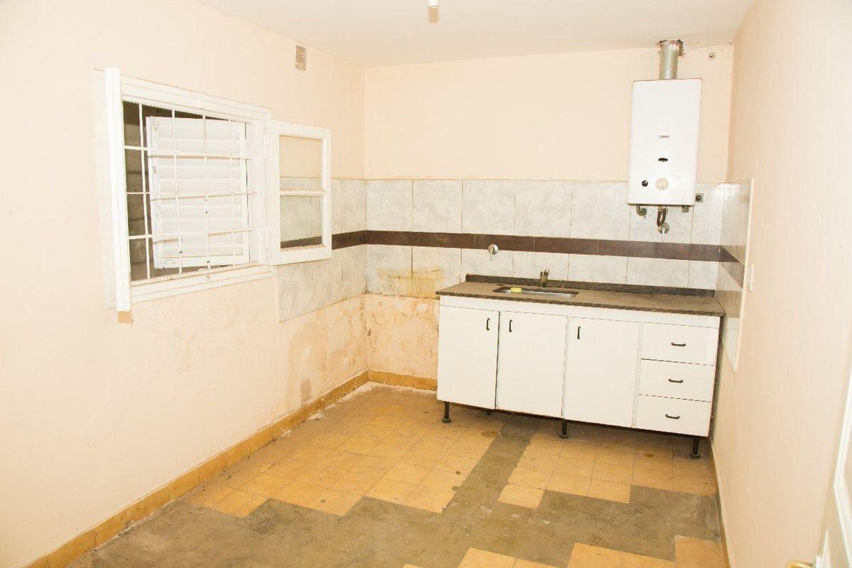 Foto de CASA 3 DORM. CON COCHERA EN VENTA Bª RIVADAVIA, imagen 5