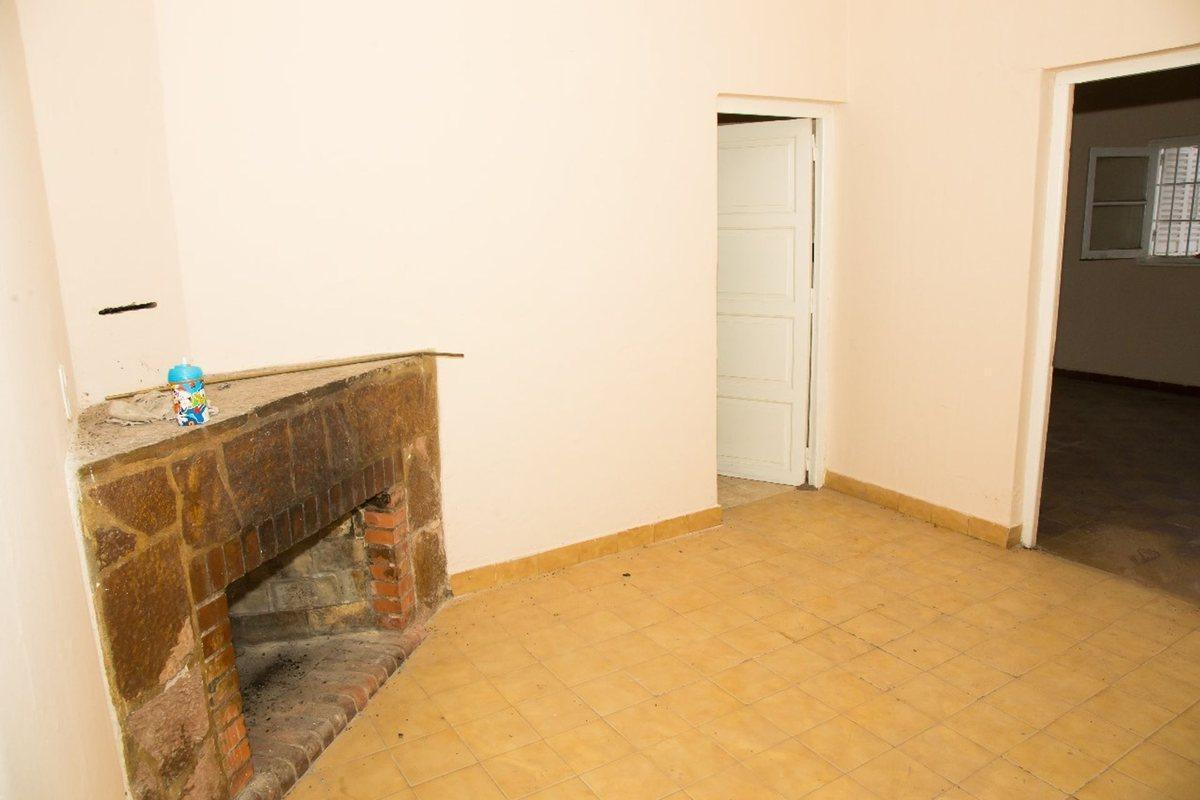 Foto de CASA 3 DORM. CON COCHERA EN VENTA Bª RIVADAVIA, imagen 4