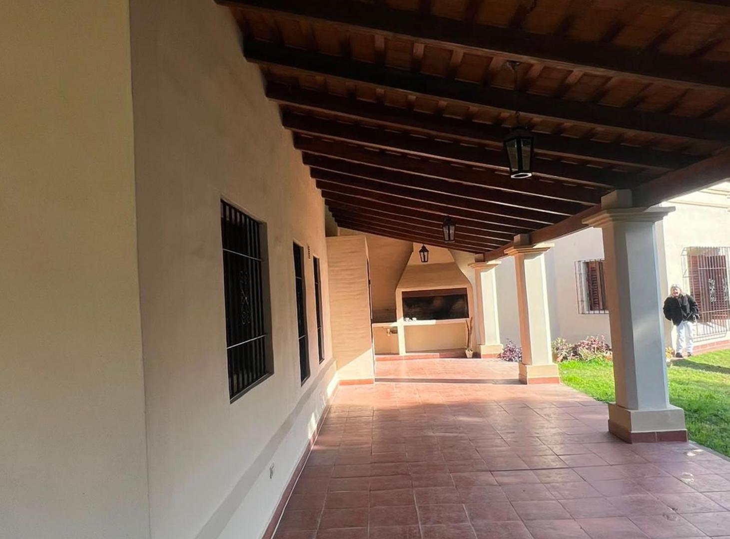 Foto de ALQUILER CASA3 DORMITORIOS EN BARRIO CON SEGURIDAD, imagen 2