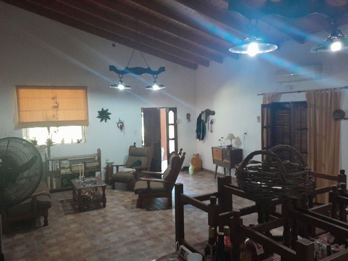 Foto de VENTA CASA 2 DORM EN VILLA DEL PRADO CON PILETA, imagen 5