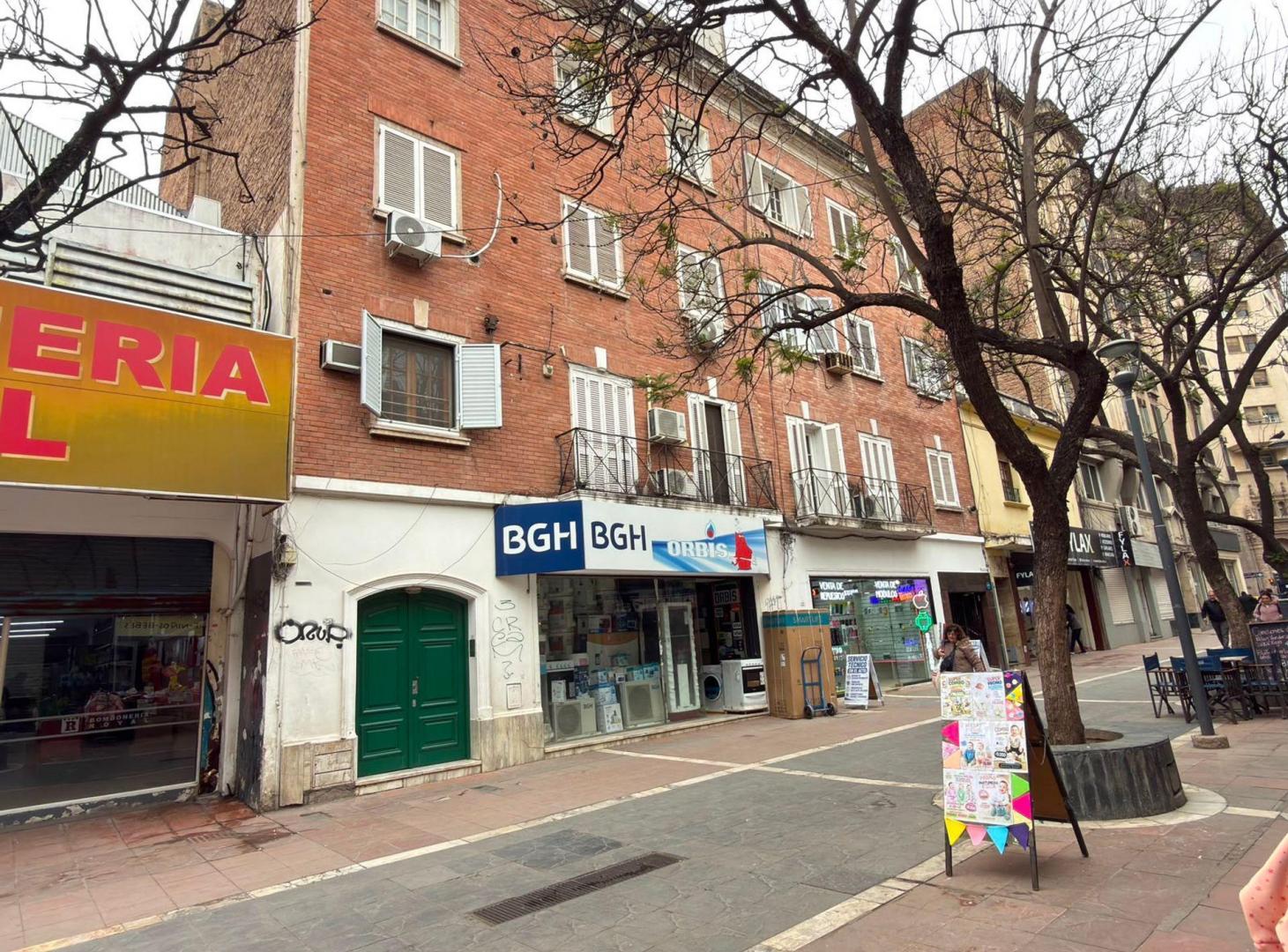 Foto de VENTA PISO 3 DORMITORIOS B° CENTRO APTO CREDITO, imagen 1