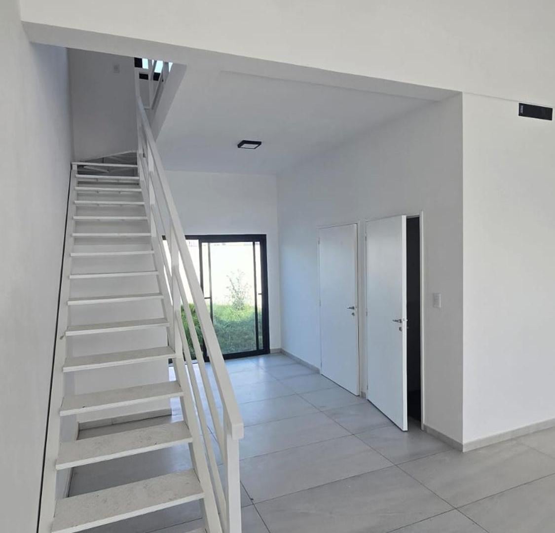 Foto de SE ALQUILA LOCAL EN DOCTA DE 100M2 A ESTRENAR, imagen 2