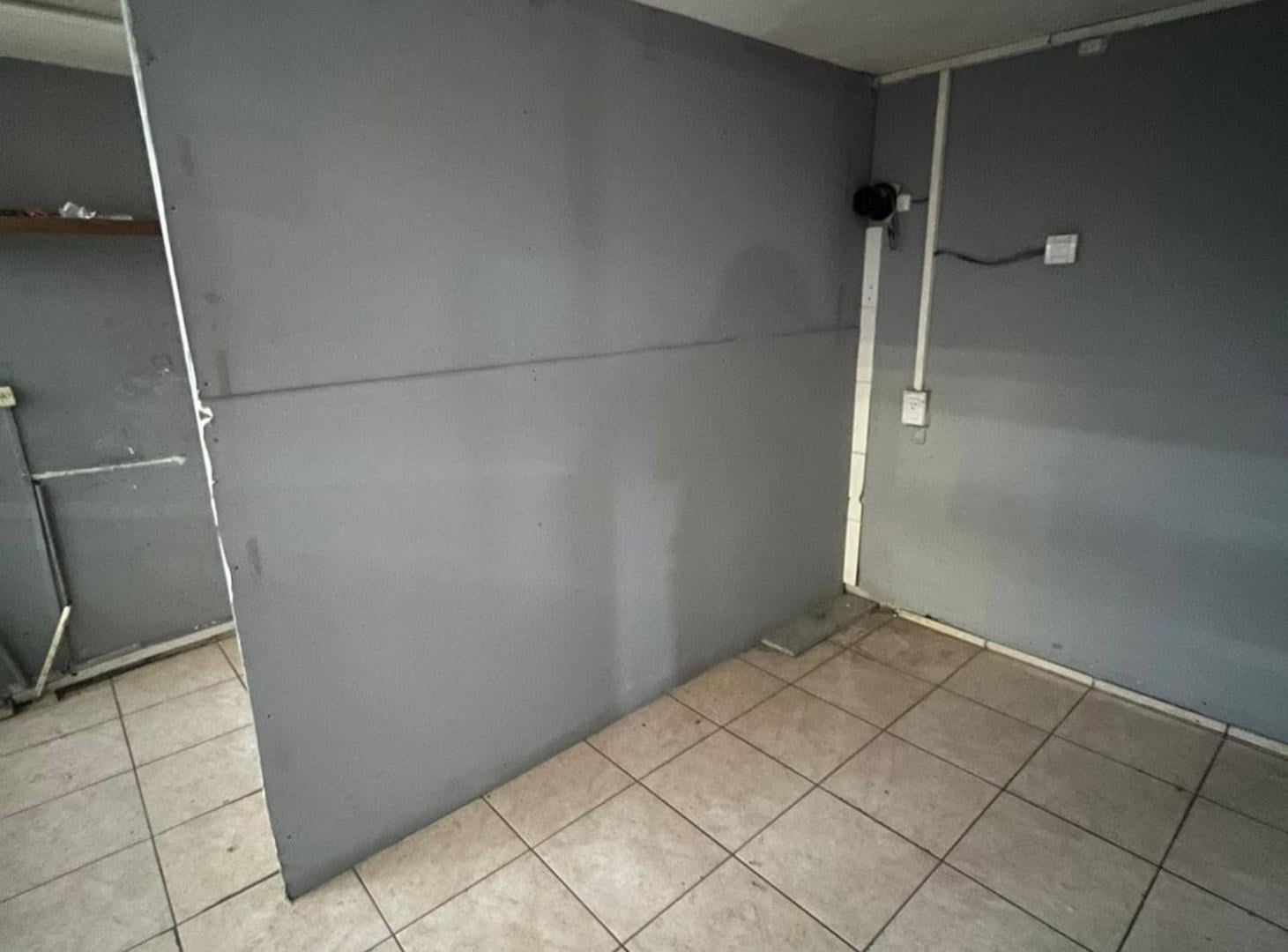 Foto de SE VENDE LOCAL COMERCIAL EN BARRIO CENTRO, imagen 2