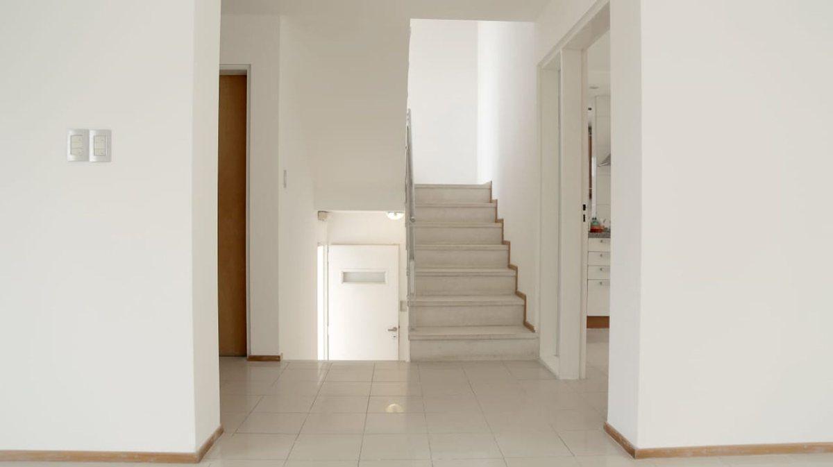 Foto de VENTA CASA EN ARGUELLO 3 DORMITORIOS CON PILETA, imagen 3