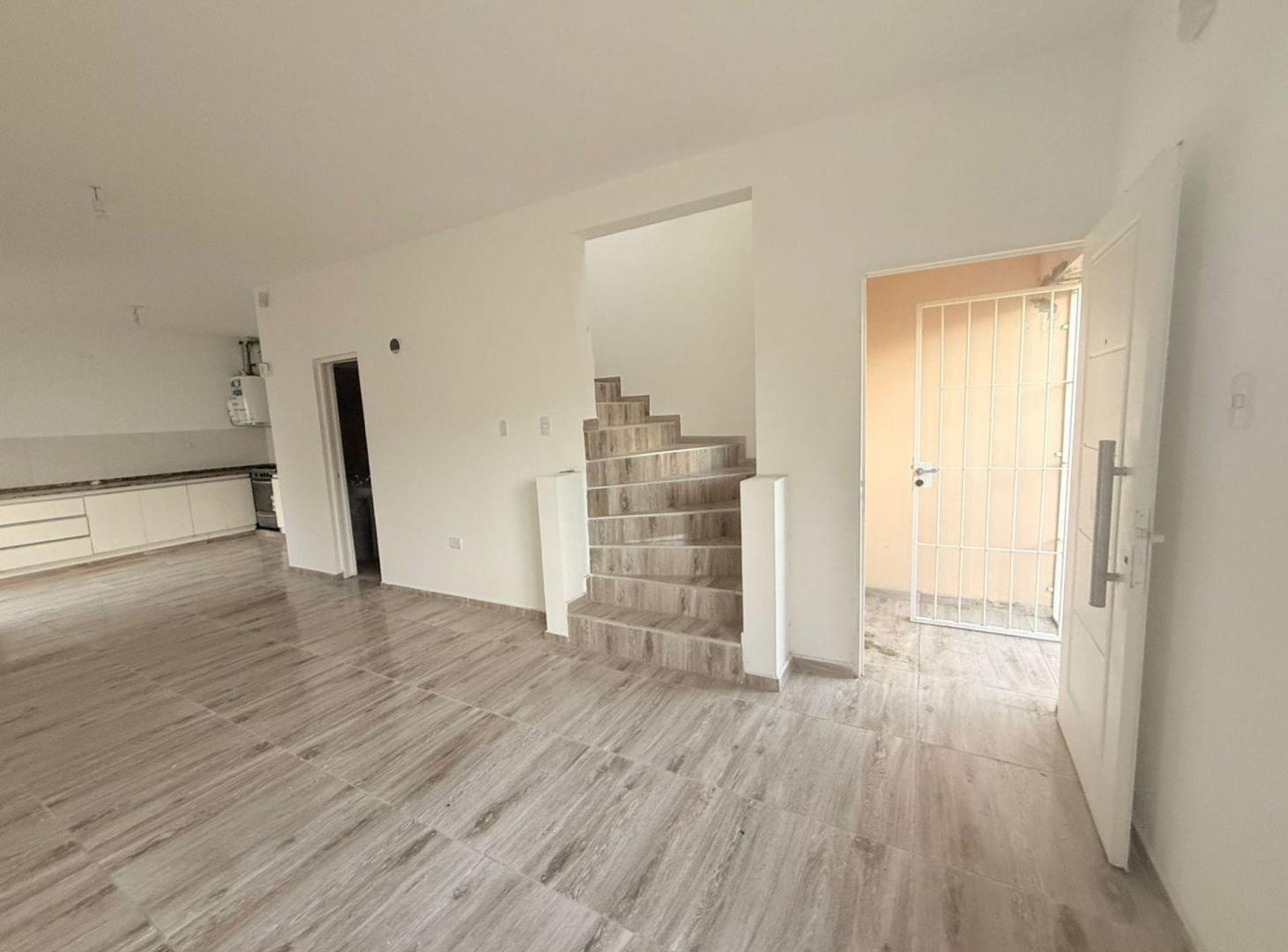Foto de VENTA DUPLEX 2 DORMITORIOS ZON ASUR, imagen 2