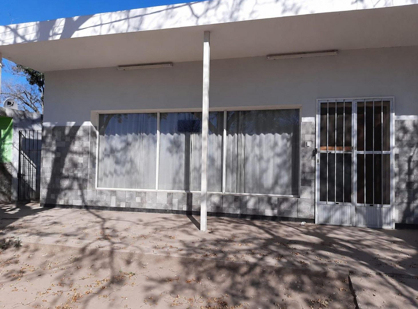 Foto de Venta Casa en Manfredi con Local comercial, imagen 1
