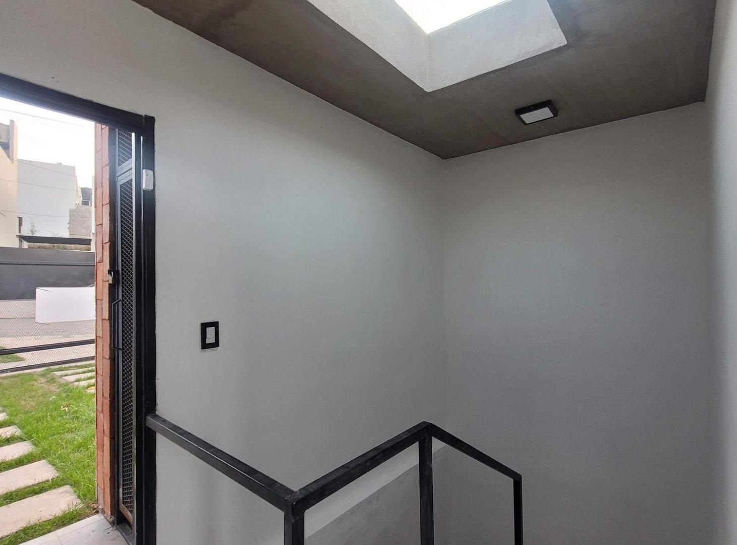 Foto de VENTA DUPEX CUESTA COLORADA 3DORM - PILETA C/VISTA, imagen 1