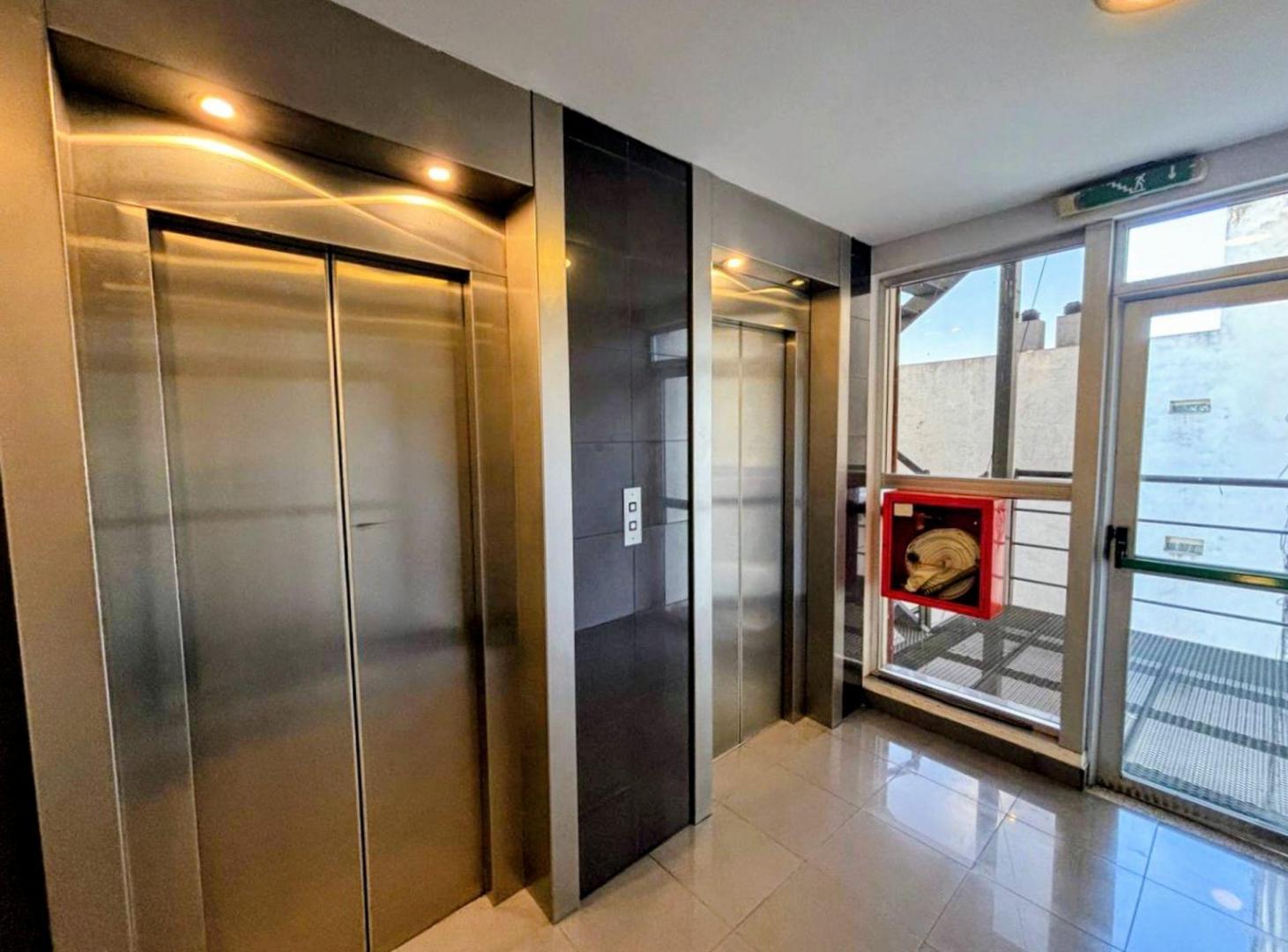 Foto de VENTA OFICINA CORPORATIVA 220 M² | CENTRO CÓRDOBA, imagen 3