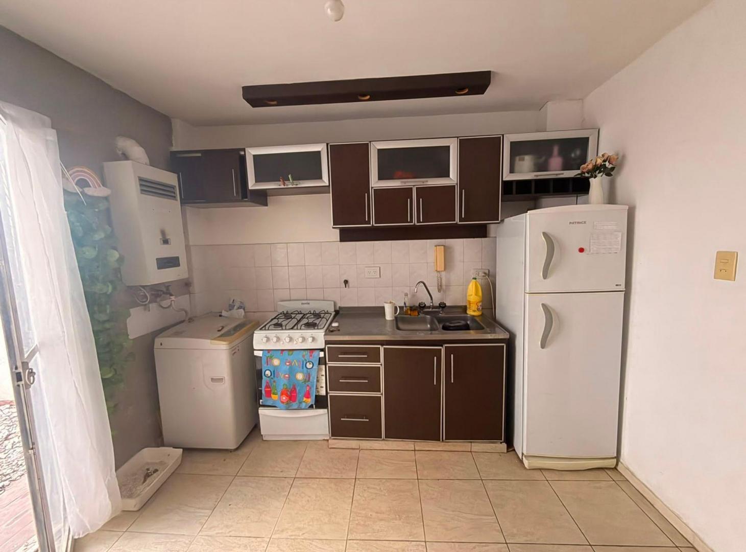 Foto de VENTA DUPLEX 2 DORM. EN ALTO ALBERDI CON PATIO, imagen 1