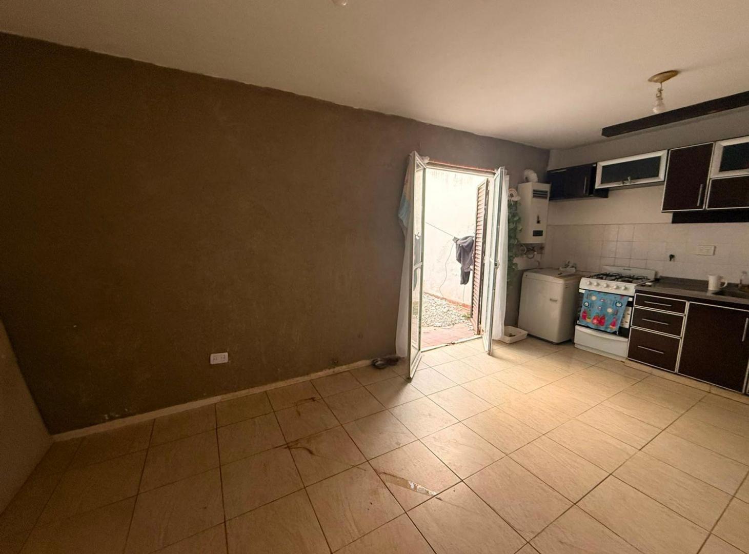 Foto de VENTA DUPLEX 2 DORM. EN ALTO ALBERDI CON PATIO, imagen 3