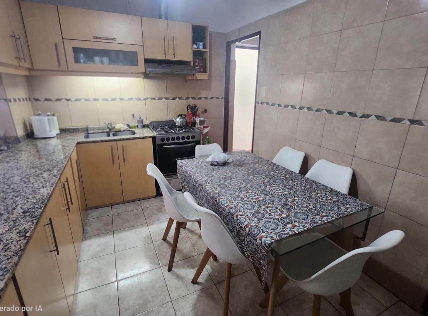 Foto de VENTA CASA 2 DORMITORIOS BARRIO F. MITRE, imagen 3