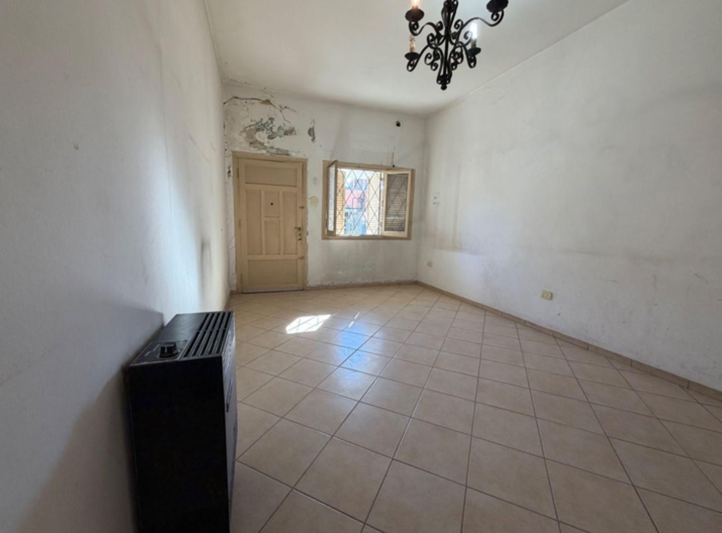 Foto de Venta casa a refaccionar 4 dor - Crisol Sur, imagen 2