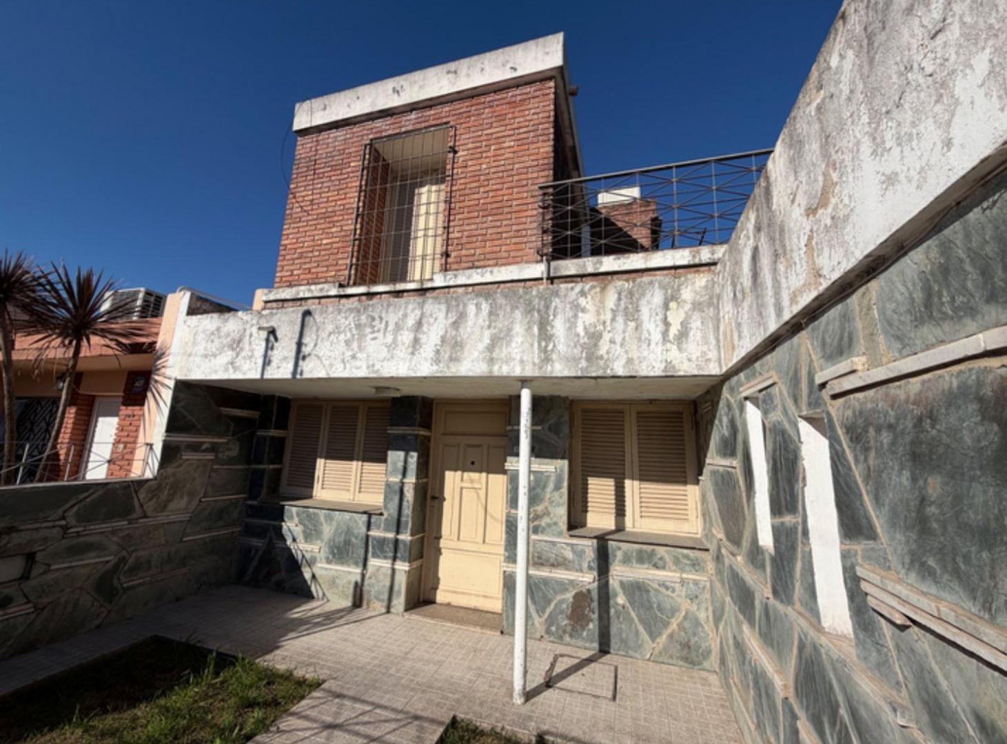Foto de Venta casa a refaccionar 4 dor - Crisol Sur, imagen 3