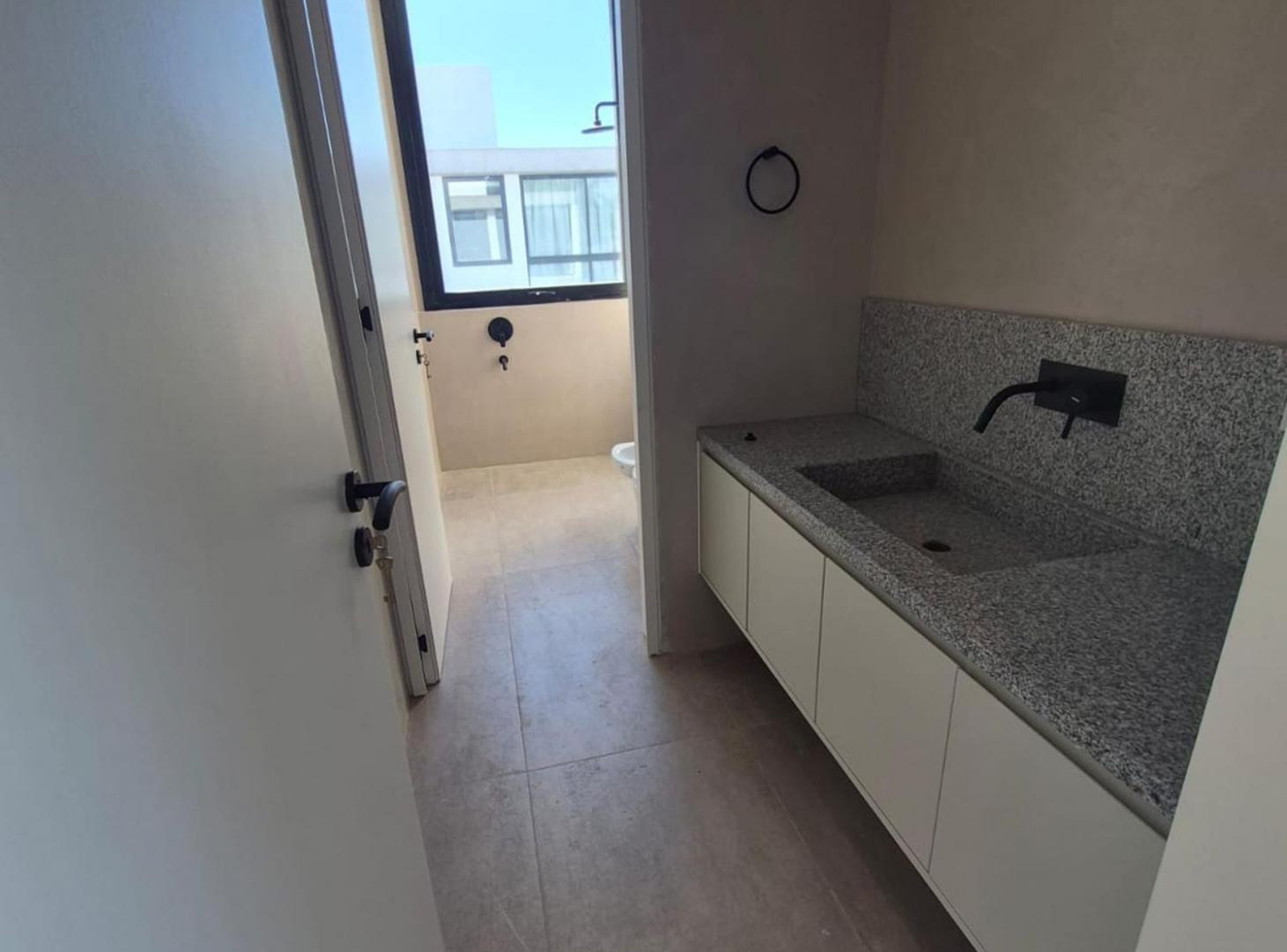 Foto de VENDE DUPLEX DE TRES DORM. CERRO DE LAS ROSAS, imagen 4