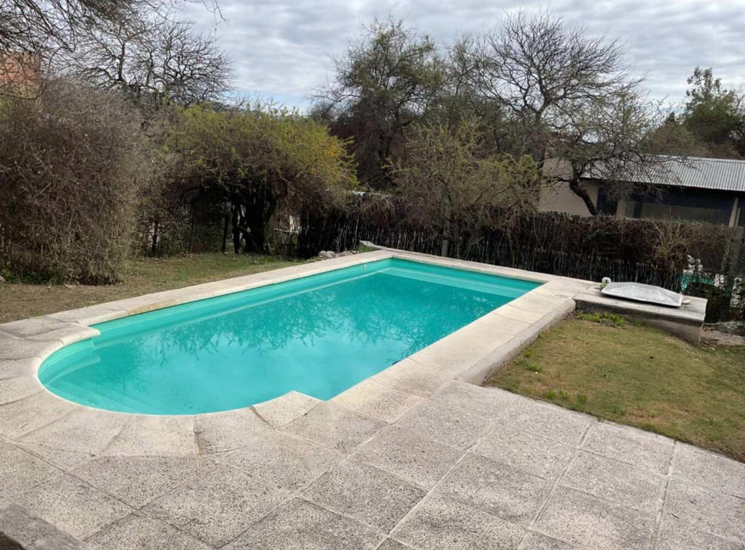 Foto de VENTA CASA CON PILETA VILLA LOS AROMOS, imagen 1