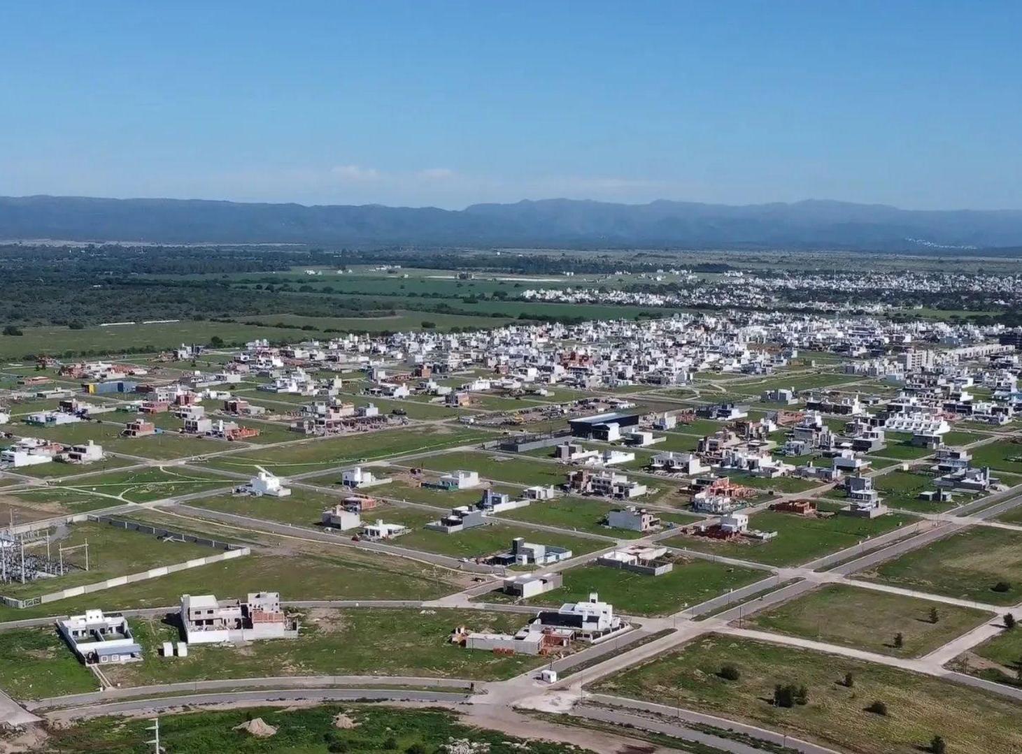 Foto de REMAX VENDE LOTE ESQUINA EN DOCTA CENTRAL, imagen 2