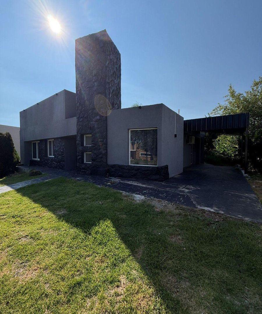 Foto de CASA EN VENTA 3 DORMITORIOS EN ARBOLADA HOLLYWOOD, imagen 4