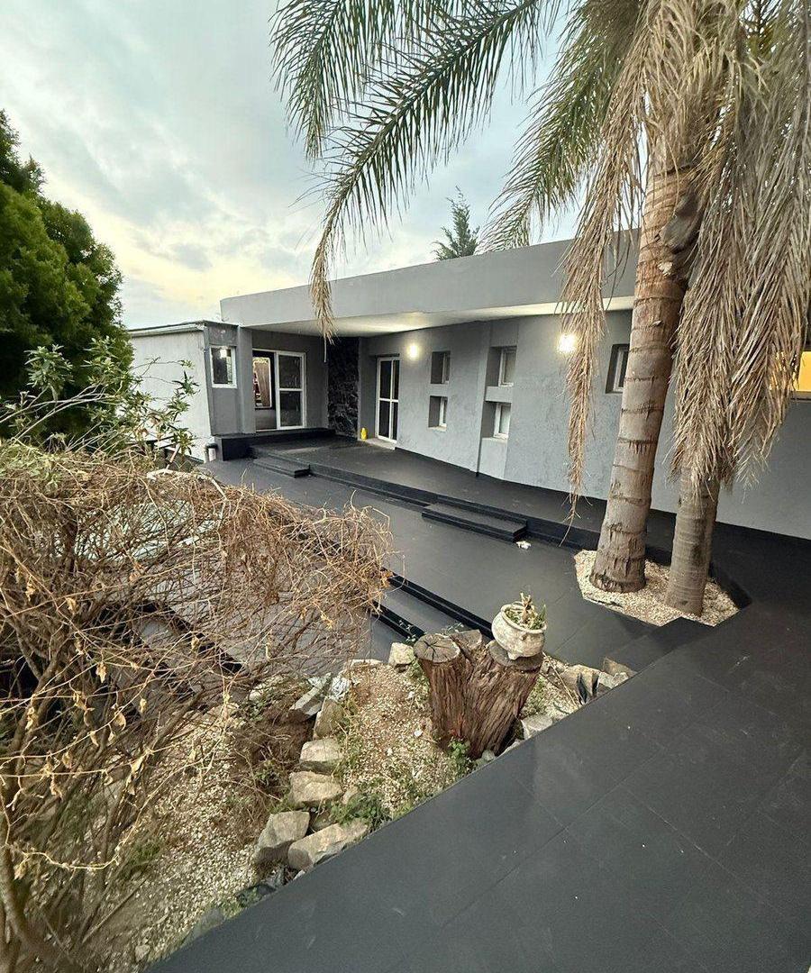 Foto de CASA EN VENTA 3 DORMITORIOS EN ARBOLADA HOLLYWOOD, imagen 1