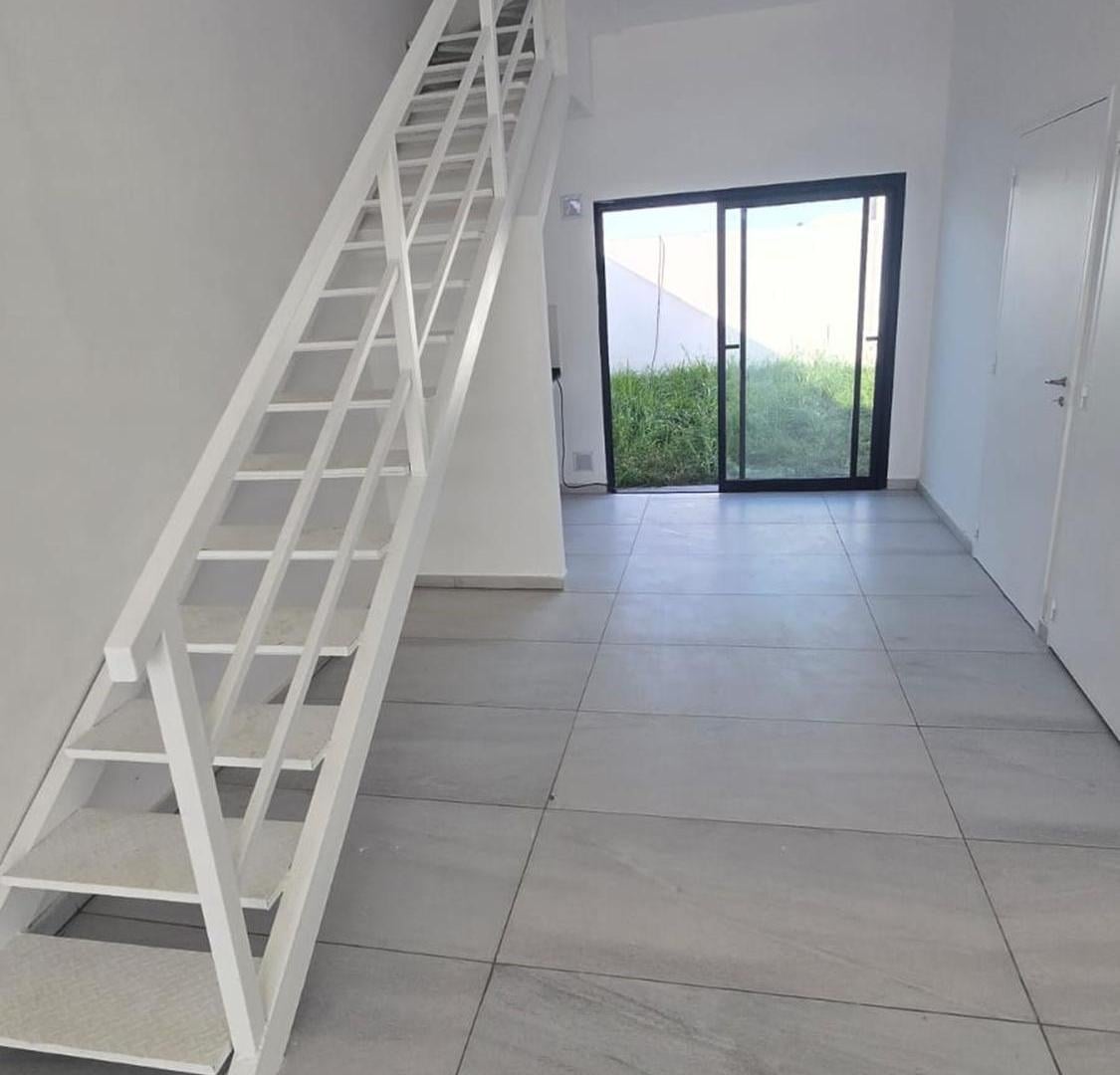 Foto de REMAX VENDE LOCAL COMERCIAL EN DOCTA 99M2, imagen 2