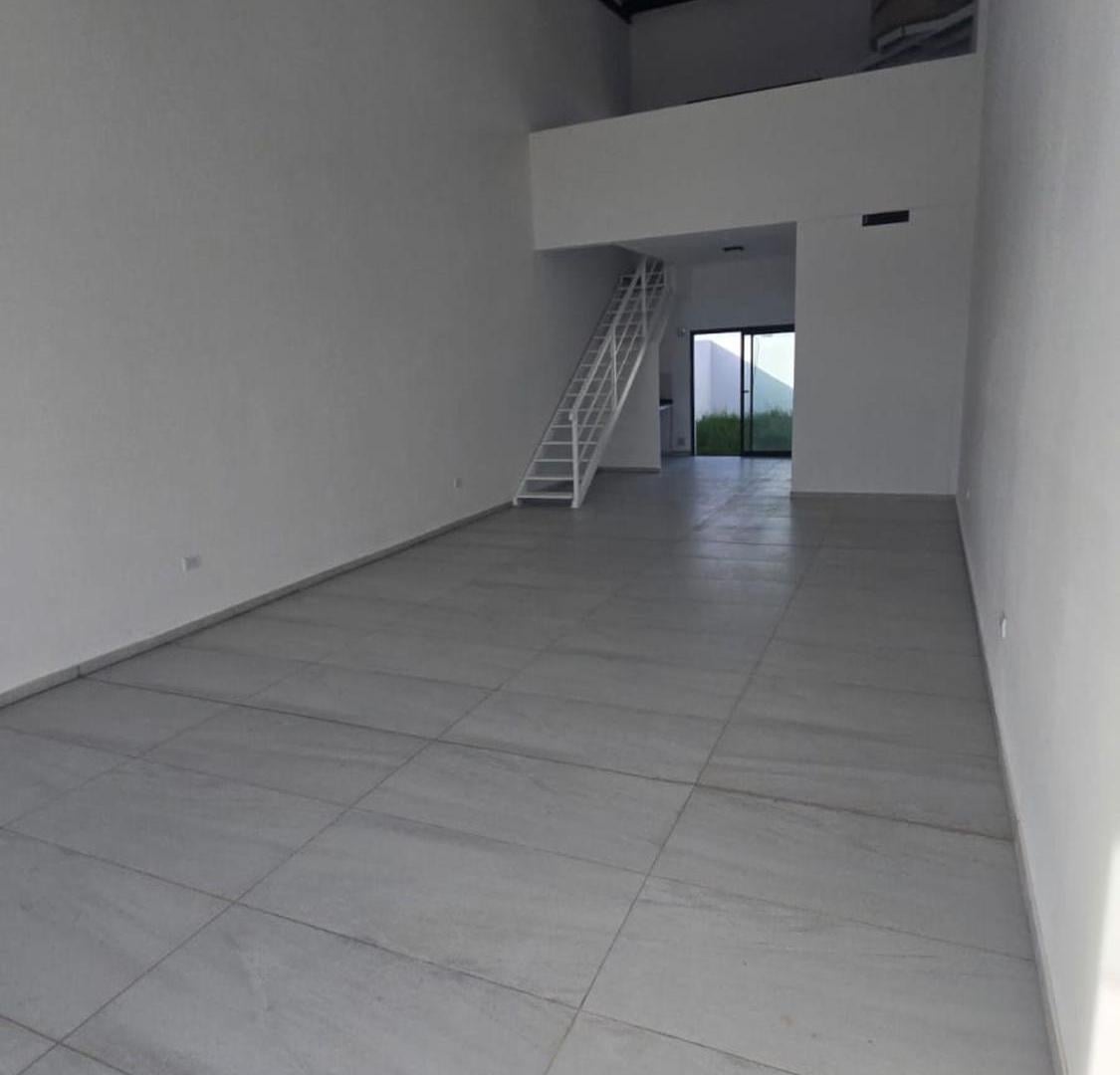 Foto de REMAX VENDE LOCAL COMERCIAL EN DOCTA 99M2, imagen 3