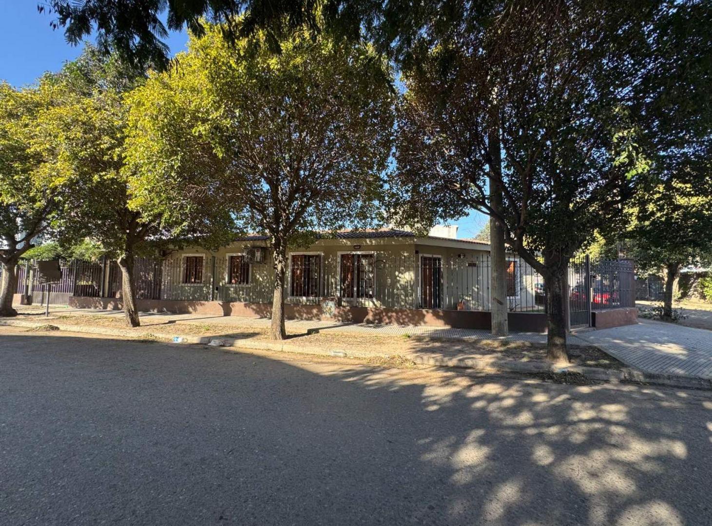 Foto de Venta casa 4 dormitorios Marqués de Sobremonte, imagen 1