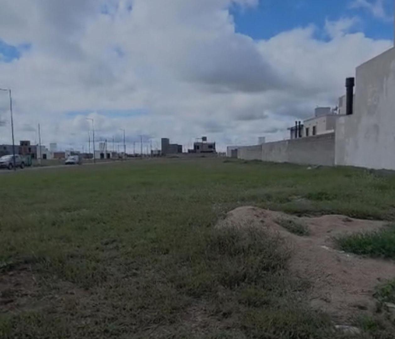 Foto de LOTE EN VENTA PAMPAS DE MANANTIALES, imagen 2