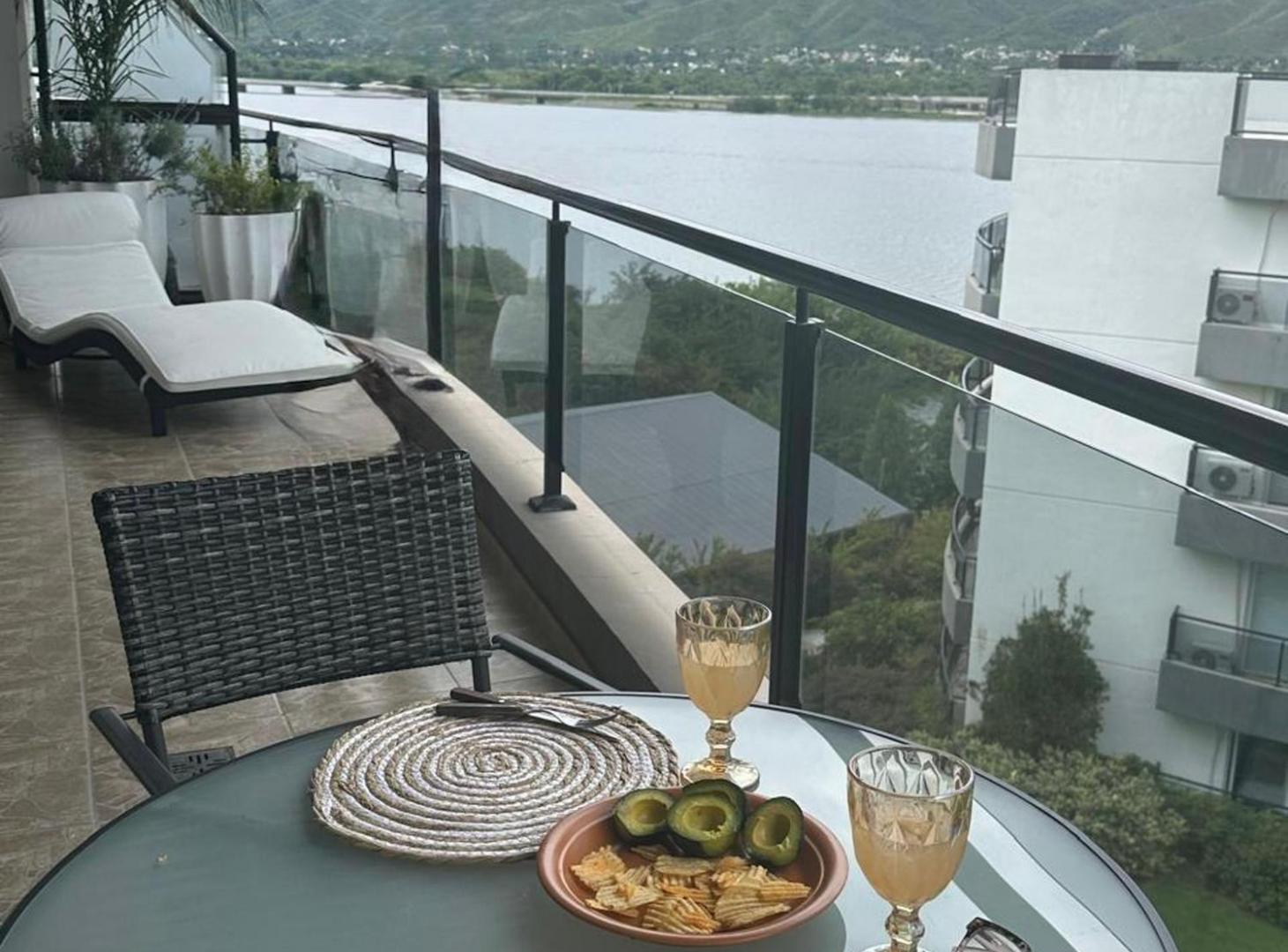 Foto de VENTA DEPTO 2 DOR AMOBLADO VENETO VILLAGE SIQUIMAN, imagen 2