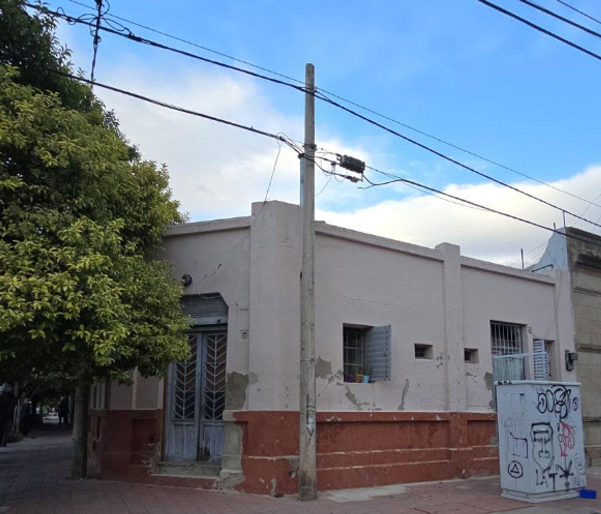 Foto de CASA 7 HABITACIONES Y 3 MONOAMBIENTES GRAL BUSTOS, imagen 1
