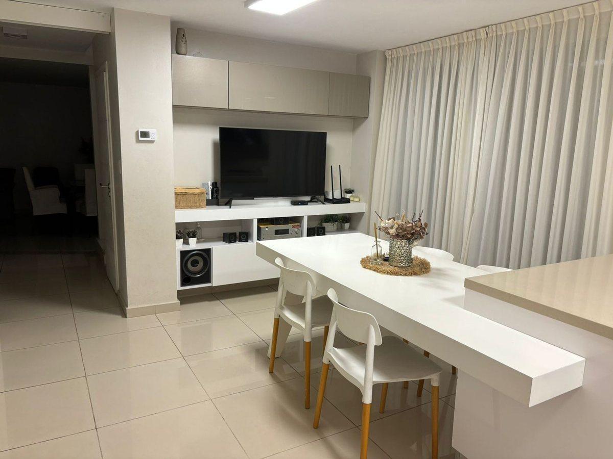 Foto de CASA 4 DORMITORIOS SOLARES DE MANANTIALES, imagen 5