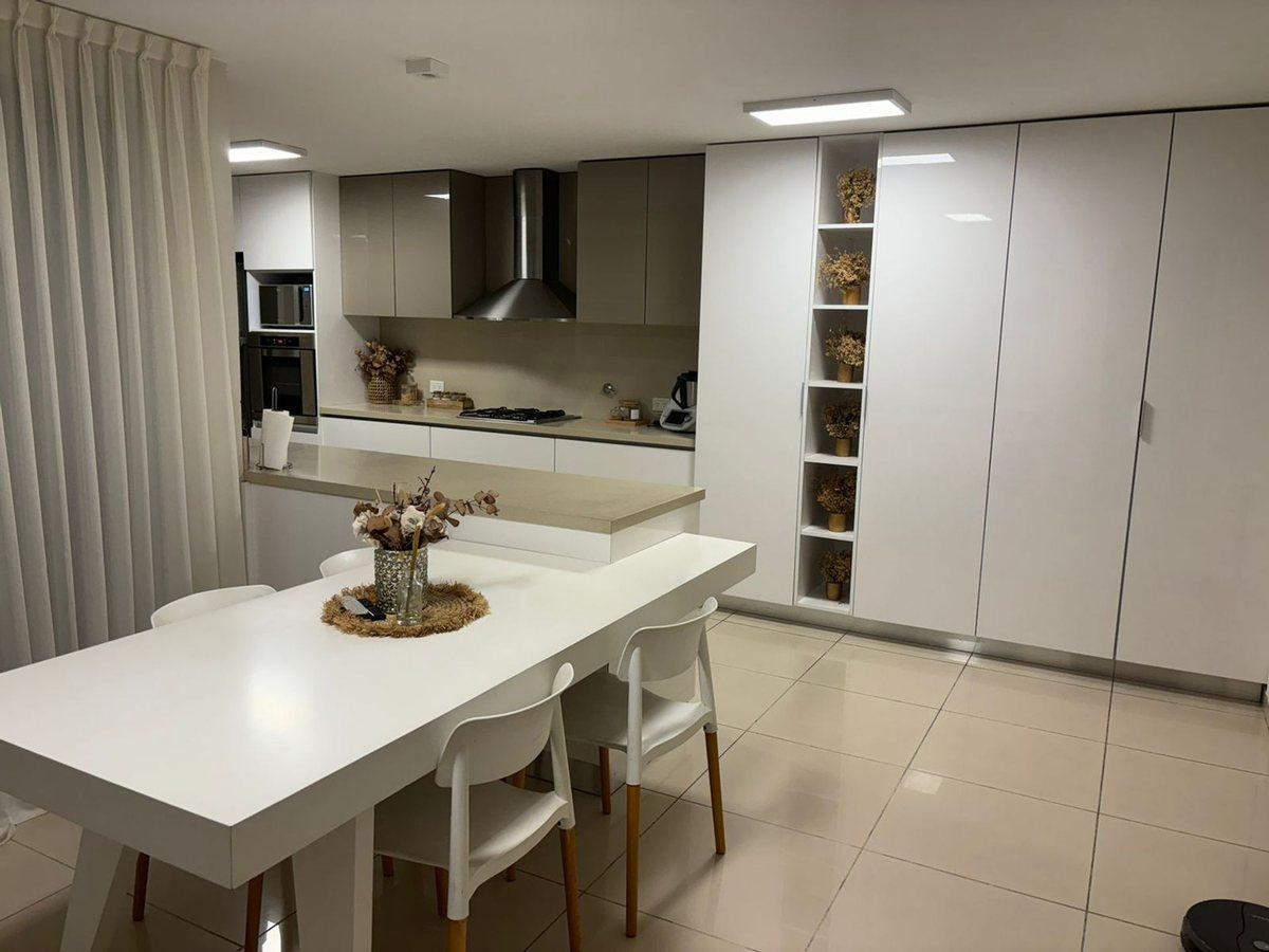 Foto de CASA 4 DORMITORIOS SOLARES DE MANANTIALES, imagen 3